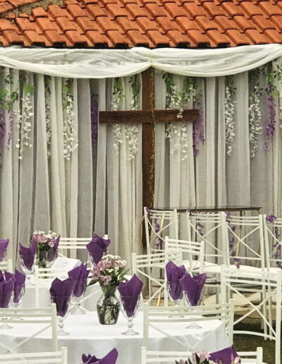 Mesa posta para decoração de casamento em Bertioga